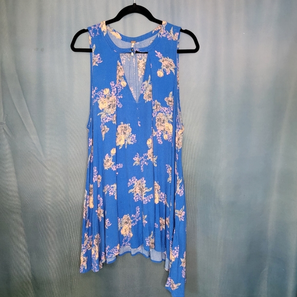 Free People Dresses & Skirts - Free People Blue Floral Mini Dress